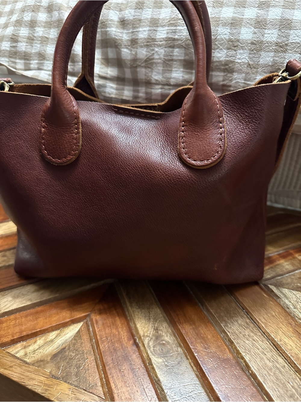 Portland Leather Raindrop Crossbody Satchel in Nutmeg - Picture 2 of 8